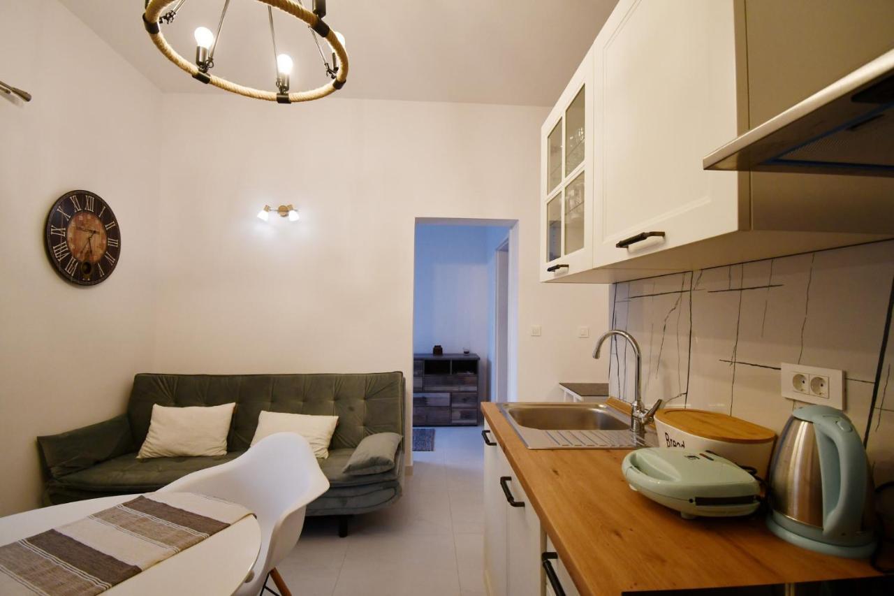 Frida Rab Apartment *